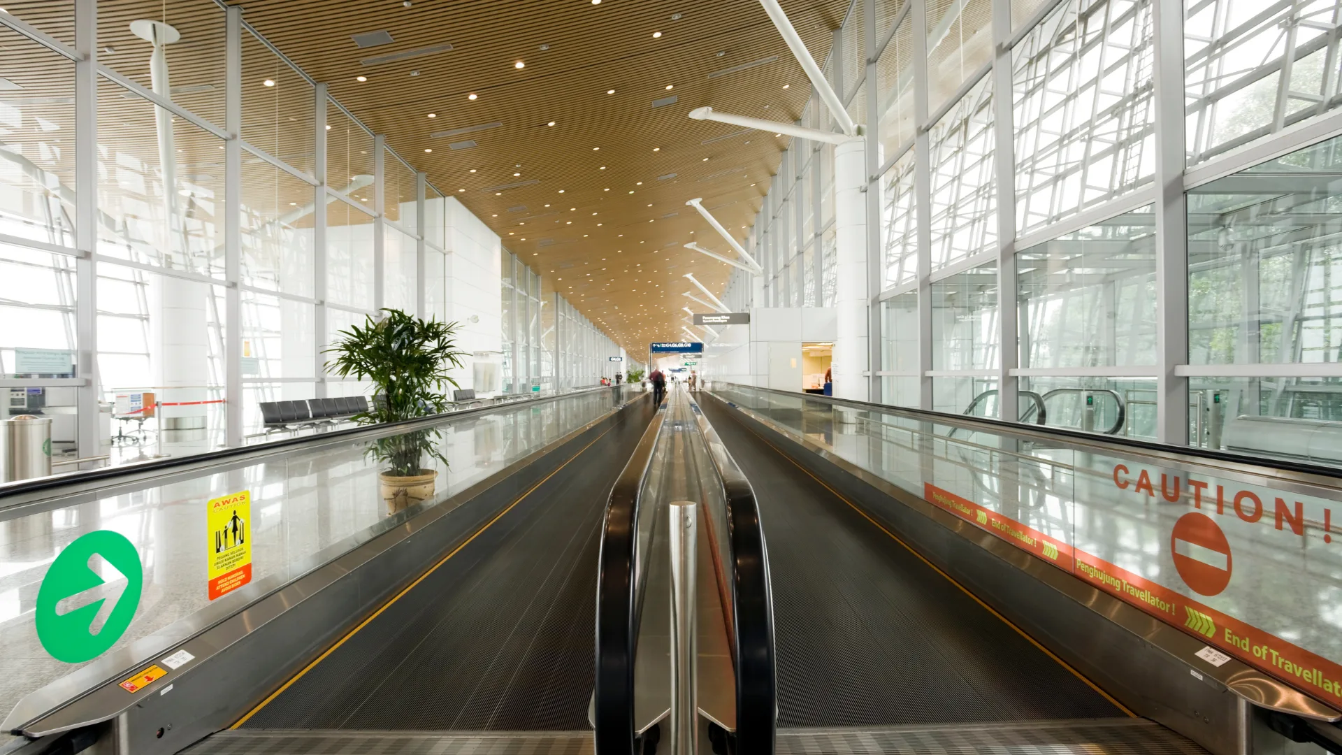The travelator concourse at KLIA Terminal 1